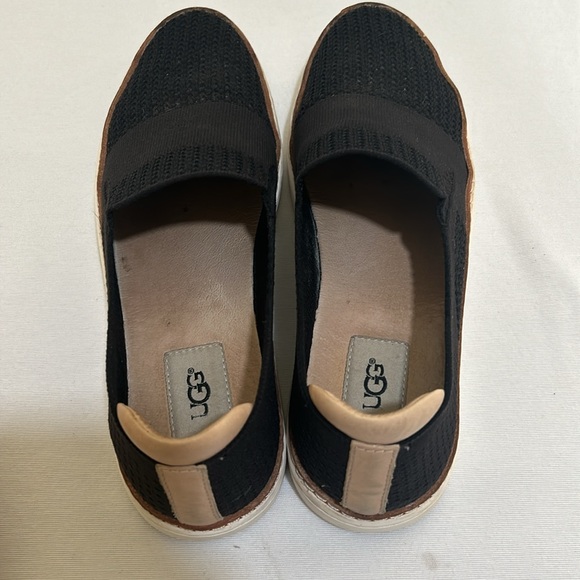 UGG WOMENS SAMMY SLIP ON LOAFER BLACK Sz 8.5 - Picture 3 of 9